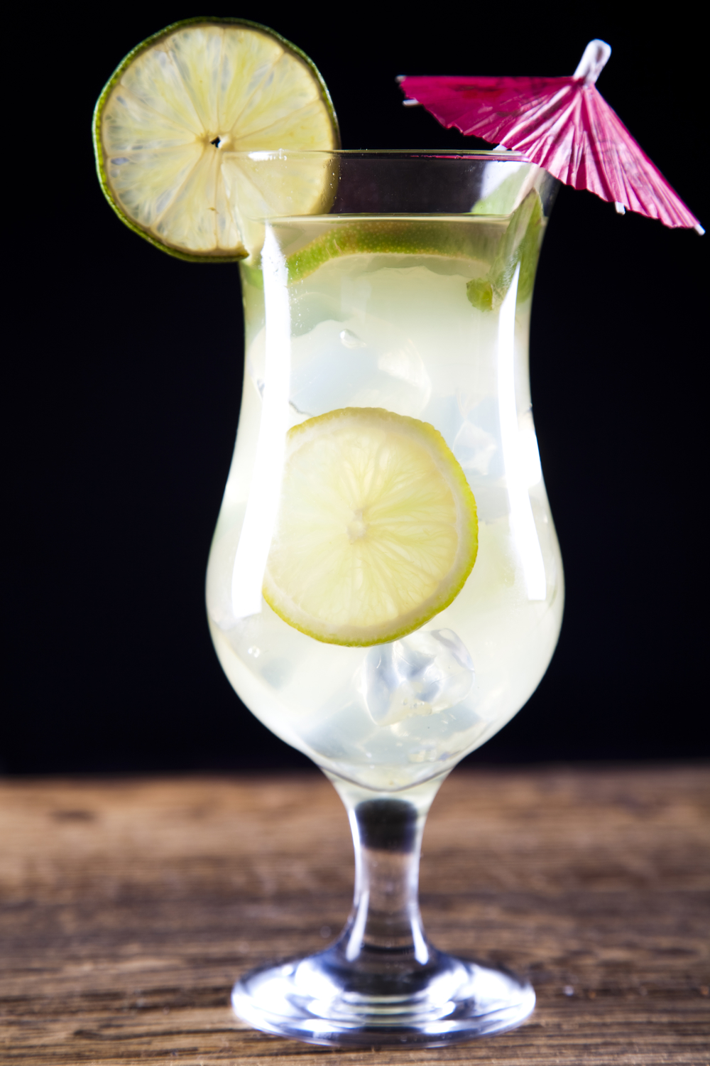 異國(guó)情調(diào)的自然色彩 探索多彩酒精飲料的魅力